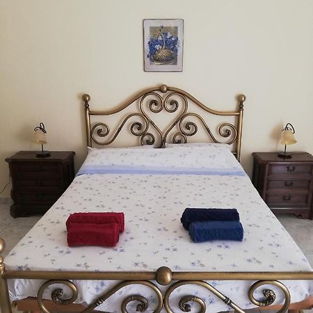 Inna'S Rooms In The History Center Catania Bagian luar foto