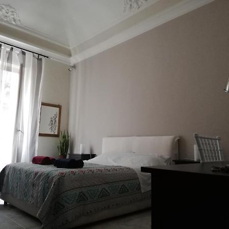 Inna'S Rooms In The History Center Catania Bagian luar foto