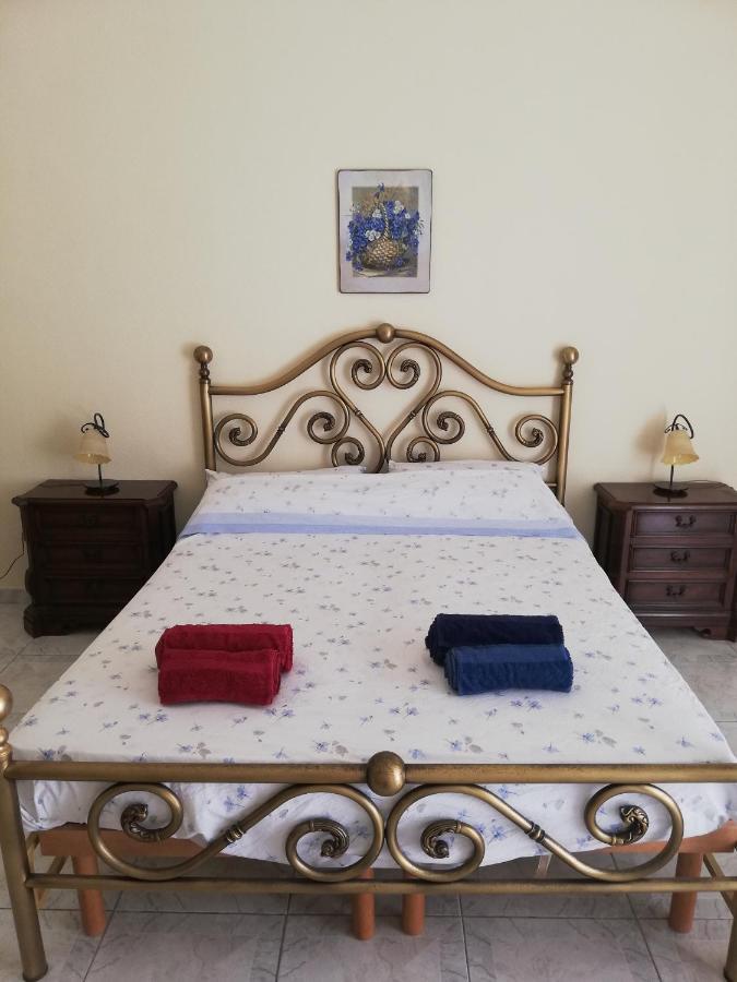 Inna'S Rooms In The History Center Catania Bagian luar foto